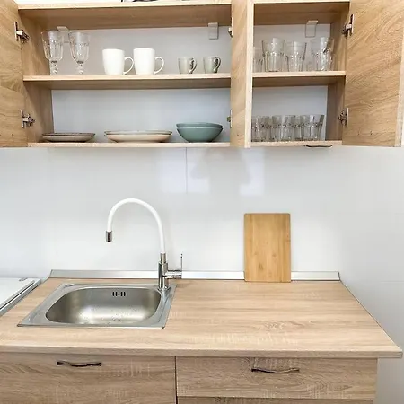 Simcity I Free Parking,24 7 Self Check-in, Balcony, Quiet Location With Easy Transportation To Square Апартаменты