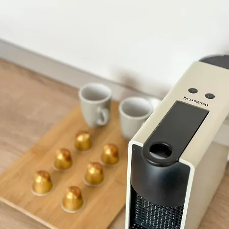 Апартаменты Simcity I Free Parking,24 7 Self Check-in, Balcony, Quiet Location With Easy Transportation To Square *