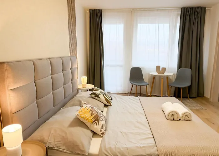 Simcity I Free Parking,24 7 Self Check-in, Balcony, Quiet Location With Easy Transportation To Square Apartment Bratislava